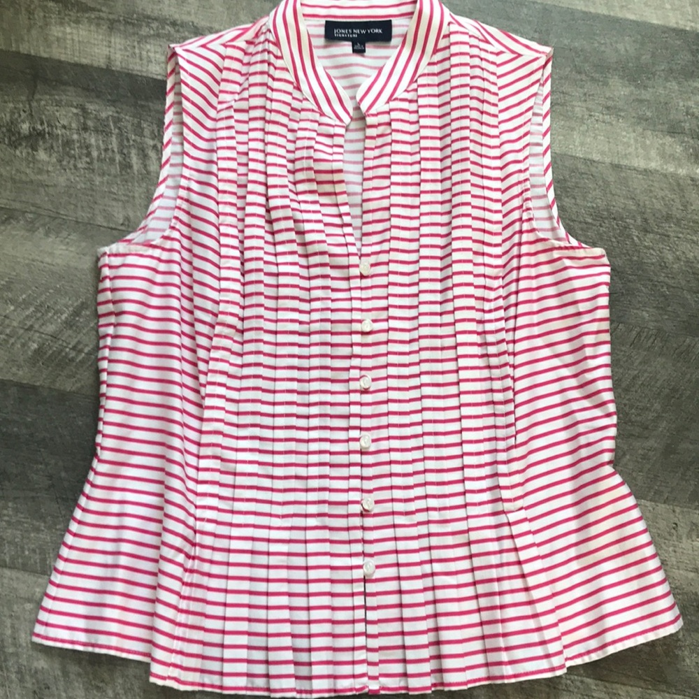 Jones New York Sleeveless button shirt